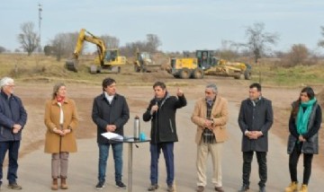 Kicillof puso en marcha las obras de la ruta del cereal: "Gobernamos con hechos, no con promesas"