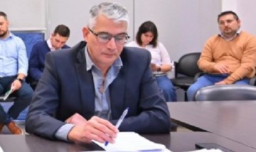 Carlos Puglelli propone incorporar la enseñanza de inteligencia artificial en todas las escuelas secundarias bonaerenses