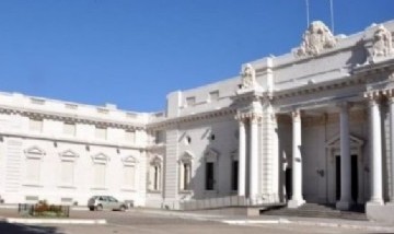 La Libertad Avanza propone eliminar el Senado de Santa Fe para "romper el poder de la casta política"