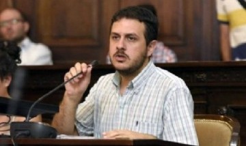 Lautaro Jiménez apuntó contra aumentos salariales "ocultos" y aseguró que la izquierda "no negocia su voto"