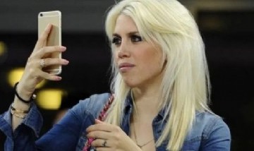 Wanda Nara llamó llorando a un programa de televisión: "Estoy viviendo un infierno"