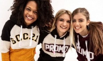 Buzos de egresados: un elemento clave que unifica a un grupo que se acompañará para siempre