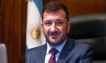 Kueider usó de pantalla una empresa que no registra actividad para comprar varios departamentos