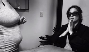 Con un sketch, Malena Pichot anunció que espera su primer hijo