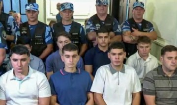 Video: Presos de Melchor Romero filmaron a los rugbiers cortando el pasto en la cárcel
