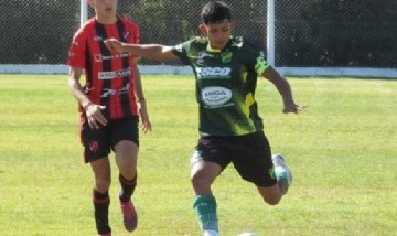 Convocaron a entrenar con Primera a un juvenil de Defensa y Justicia y la reacción de su familia emociona a todos
