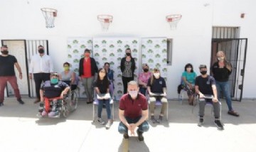 Fernando Gray ya entregó más de 1000 computadoras a escuelas de Esteban Echeverría