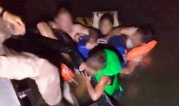 Naufragio en Federación: rescatan a una familia que estuvo seis horas a la deriva