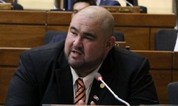 Paraguay: un diputado habló de su experiencia con un travesti durante un debate sobre género