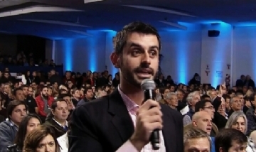 Nazareno La Gamba, orador del Congreso Nacional del FR. Parque Norte, Buenos Aires.