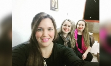 Mariam de previa con sus amigas, Córdoba.