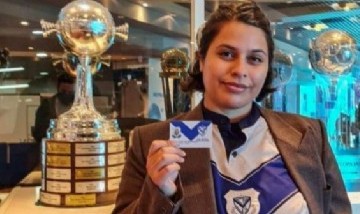 Es hincha de Vélez y consiguió el primer carnet "no binario" de un club de fútbol