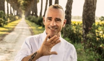 Vieron a una periodista argentina a los besos con Eros Ramazzotti: ¿quién es?