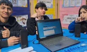 En Lomas de Zamora crearon una página para que un alumno hipoacúsico pueda comunicarse