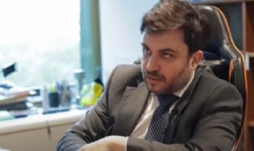 Insólito: Ramiro Marra se enojó y abandonó una entrevista sobre cambio climático