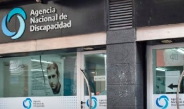 El Gobierno atribuyó a un "error" el uso de "imbécil", "idiota" y "débil mental" en una resolución oficial