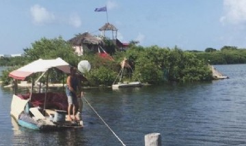 Cancún: construyó una isla sobre miles de botellas de plástico y hoy es un atractivo turístico