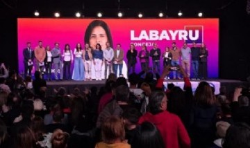 Carolina Labayru lanzó su candidatura al Concejo con un fuerte respaldo de Pullaro y Javkin