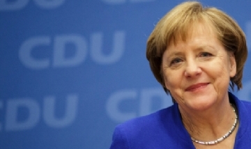 Merkel: "hay que hacerlo todo para que la selva del Amazonas deje de arder"