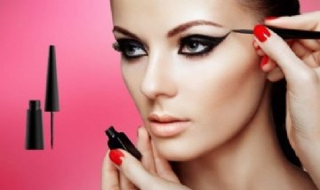 Distintos tonos y efectos para combinar y resaltar los ojos delineados