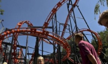 Tragedia en Dinamarca: una chica de 14 años murió en un accidente en una montaña rusa