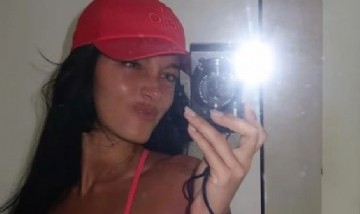 Oriana Sabatini se fotografió frente al espejo y su look generó suspiros