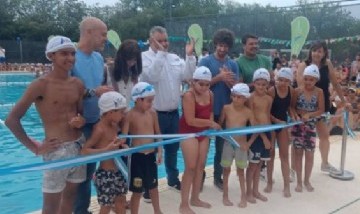 San Fernando construyó una pileta semiolímpica en el corazón de un barrio muy humilde