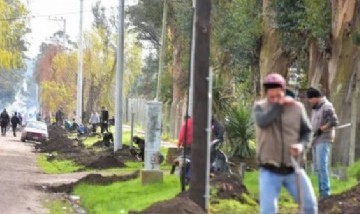 300 personas cavaron pozos para robar cables de teléfono