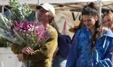 Rosalía volvió a mostrarse con Jeremy Allen White por Los Ángeles y revolucionaron las redes