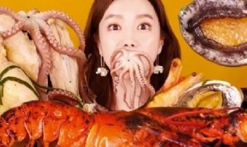 Polémica por youtuber coreana que come y tortura animales vivos
