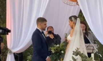 Divina: Así entró Barbie Vélez camino hacia el altar donde esperaba Lucas Rodríguez