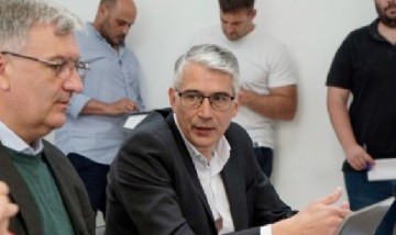 Puglelli impulsa un régimen obligatorio para retirar el cableado aéreo en desuso