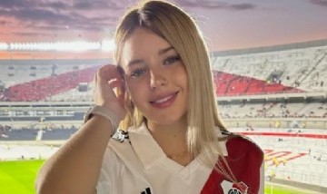 Coti Romero encendió la previa del Superclásico con un look al límite y eclipsó a los jugadores de River