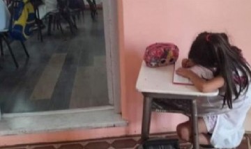 Indignante: Una nena no quiso entrar al aula porque sufre bullying y la sentaron afuera