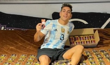 Coscu explicó su compra de 100.000 paquetes de figuritas del mundial: el verdadero motivo