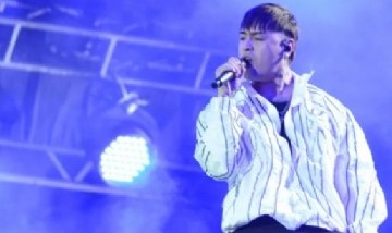 Tiago PZK habló de los incendios en la Patagonia en pleno show: "Los políticos no hacen nada"