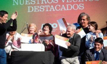 Ingeniero Adolfo Sourdeaux festejó su aniversario con música, cultura y reconocimientos