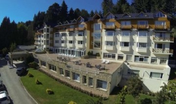 Egresados que tiraron a otro por la ventana de un hotel en Bariloche fueron imputados por tentativa de homicidio