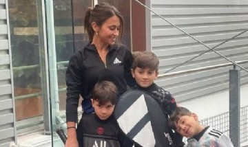 Los días Antonela Roccuzzo y sus hijos mientras Lionel Messi se encuentra en Argentina