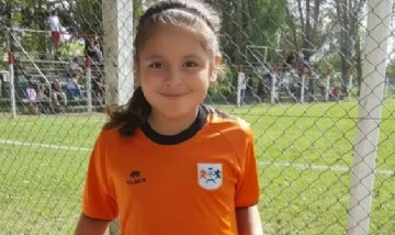 Felicitas Flores, la pequeña crack fanática de Messi que firmó contrato con Nike