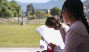 UNCuyo: cuáles son las becas que ofrece la universidad para mantener la carrera