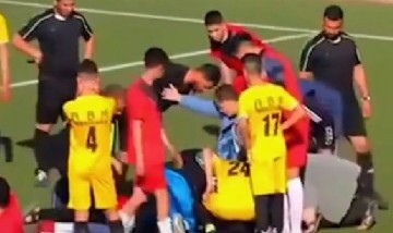 Un futbolista de 17 años murió tras sufrir un duro golpe en pleno partido