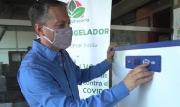 Esteban Echeverría: Gray anunció la incorporación del "Súper Freezer" para conservar las vacunas contra el Covid