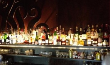 "Le puso una pastilla en la copa": un bar porteño alertó sobre un peligroso engaño