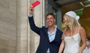 El Peque Schwartzman y Eugenia De Martino se casaron en una íntima ceremonia civil en Buenos Aires