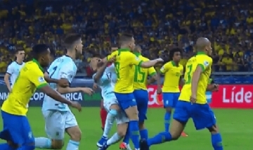 Conmebol reconoció una de las polémicas de Argentina-Brasil