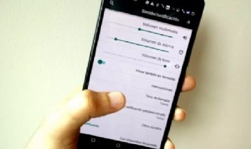 Cómo habilitar el "modo zurdo" en tu celular y todas tus aplicaciones