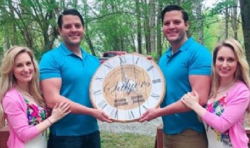 Son gemelas, se casaron con dos hombres iguales y sus hijos son más hermanos que primos