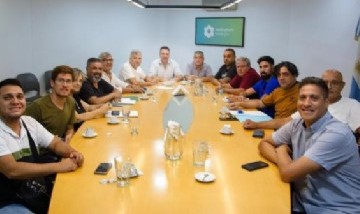 En Hurlingham habrá paritarias mensuales para garantizar que los sueldos municipales le ganen a la inflación