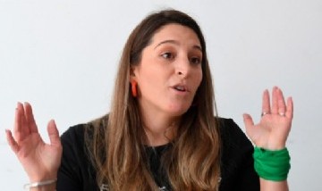 Manuela Castañeira defendió el uso de su iPhone: "Con mi plata hago lo que quiero"